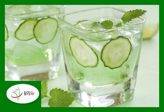 mix-cucumber-and-mint-and-create-powerful-fat-melting-drink-Copy1 Owocowe ochłodzenie: zimne, bezalkoholowe drinki do przygotowania w domu! 
