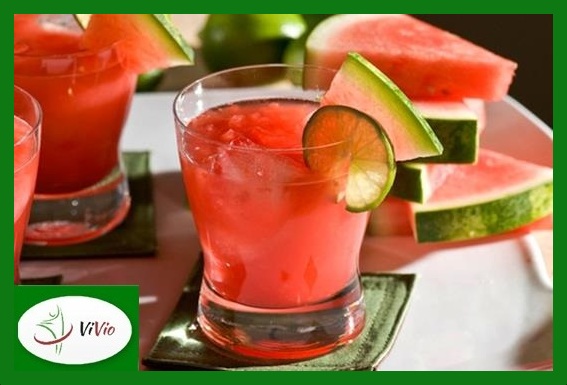 watermelon2-Copy Owocowe ochłodzenie: zimne, bezalkoholowe drinki do przygotowania w domu! 