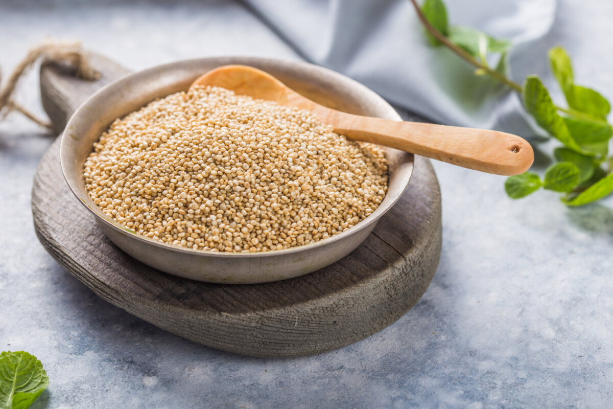 quinoa-komosa-miska Komosa ryżowa – przepisy, jak gotować, właściwości i zastosowanie  