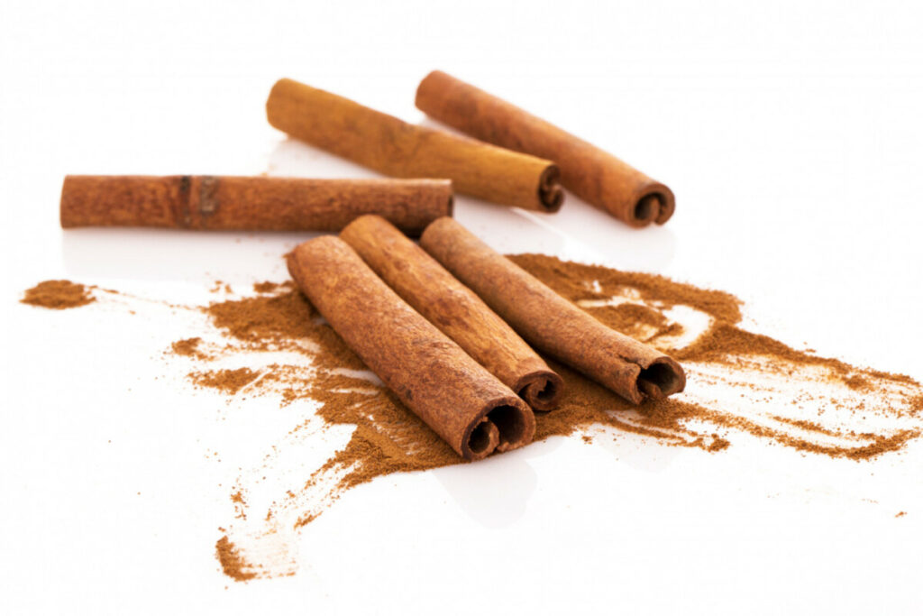 cinnamon-its-dust-around-it-1024x683 Jesień pachnąca cynamonem – poznaj niezwykłe właściwości tej smacznej przyprawy