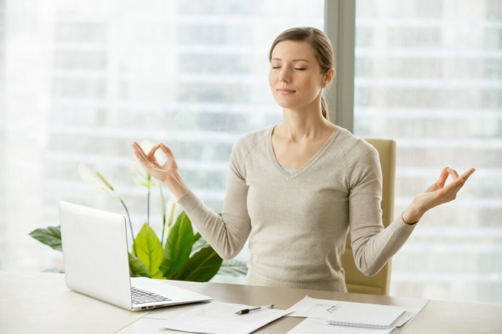 calm-businesswoman-relaxing-with-breath-gymnastics-1024x683 Stres - skąd się bierze i jakie mogą być jego negatywne następstwa